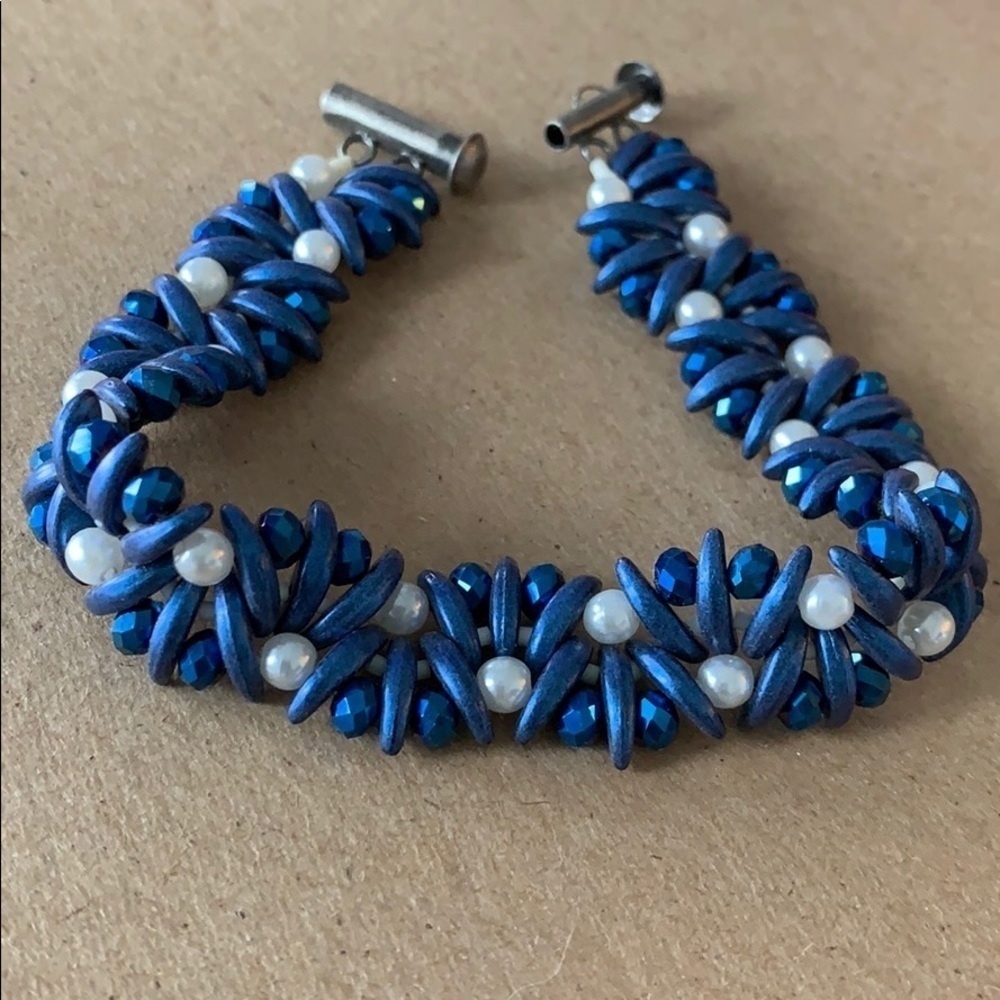 Beaded bracelet in Blur and Ivory 7.5 inches